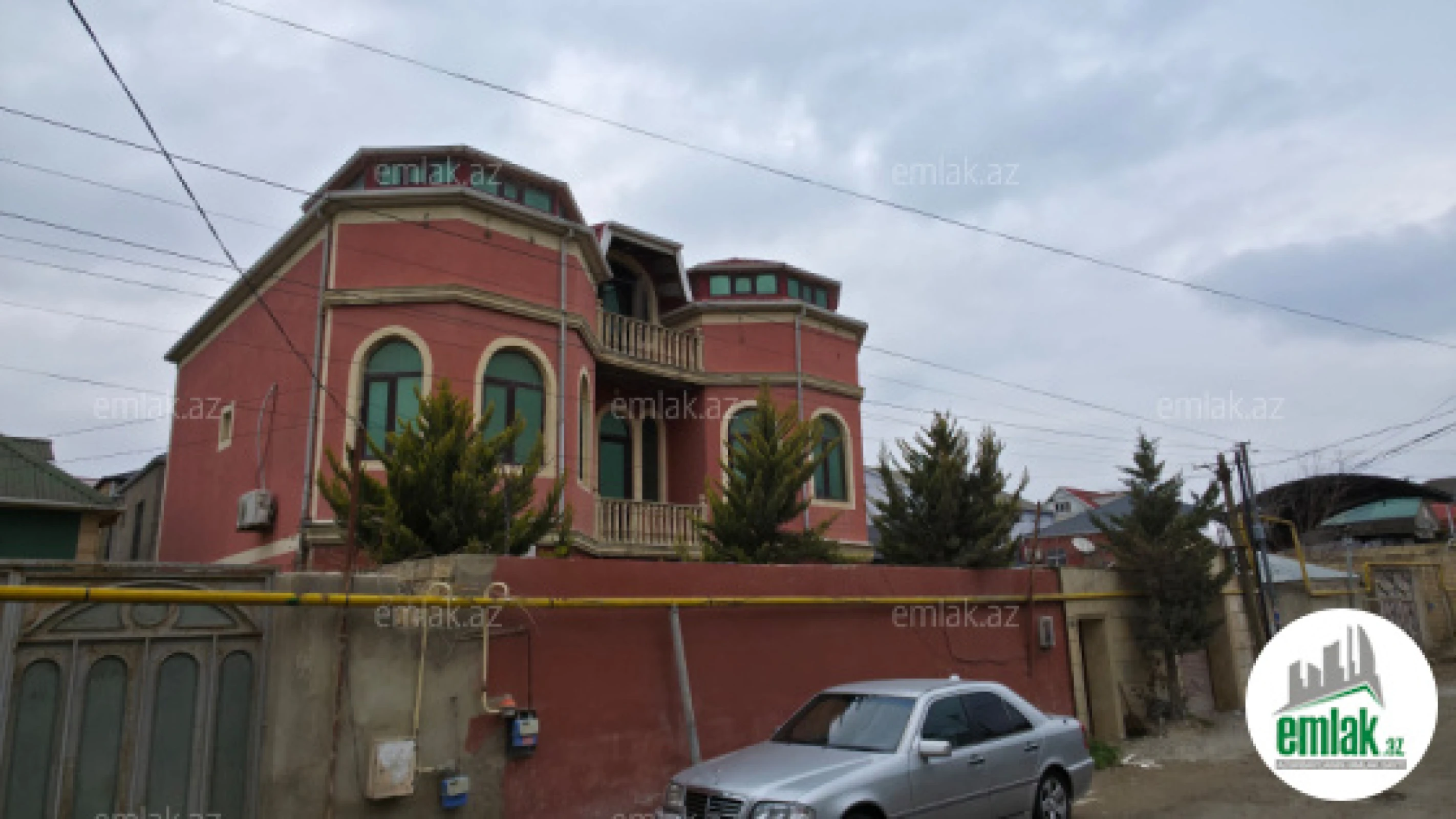 Satılır 6 otaqlı həyət evi 480 m²