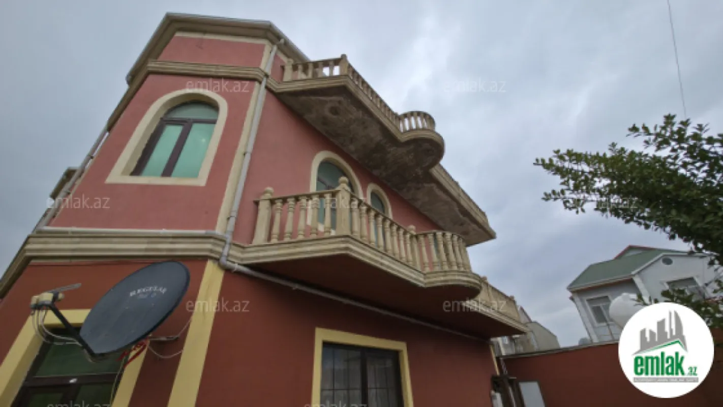 Satılır 6 otaqlı həyət evi 480 m²
