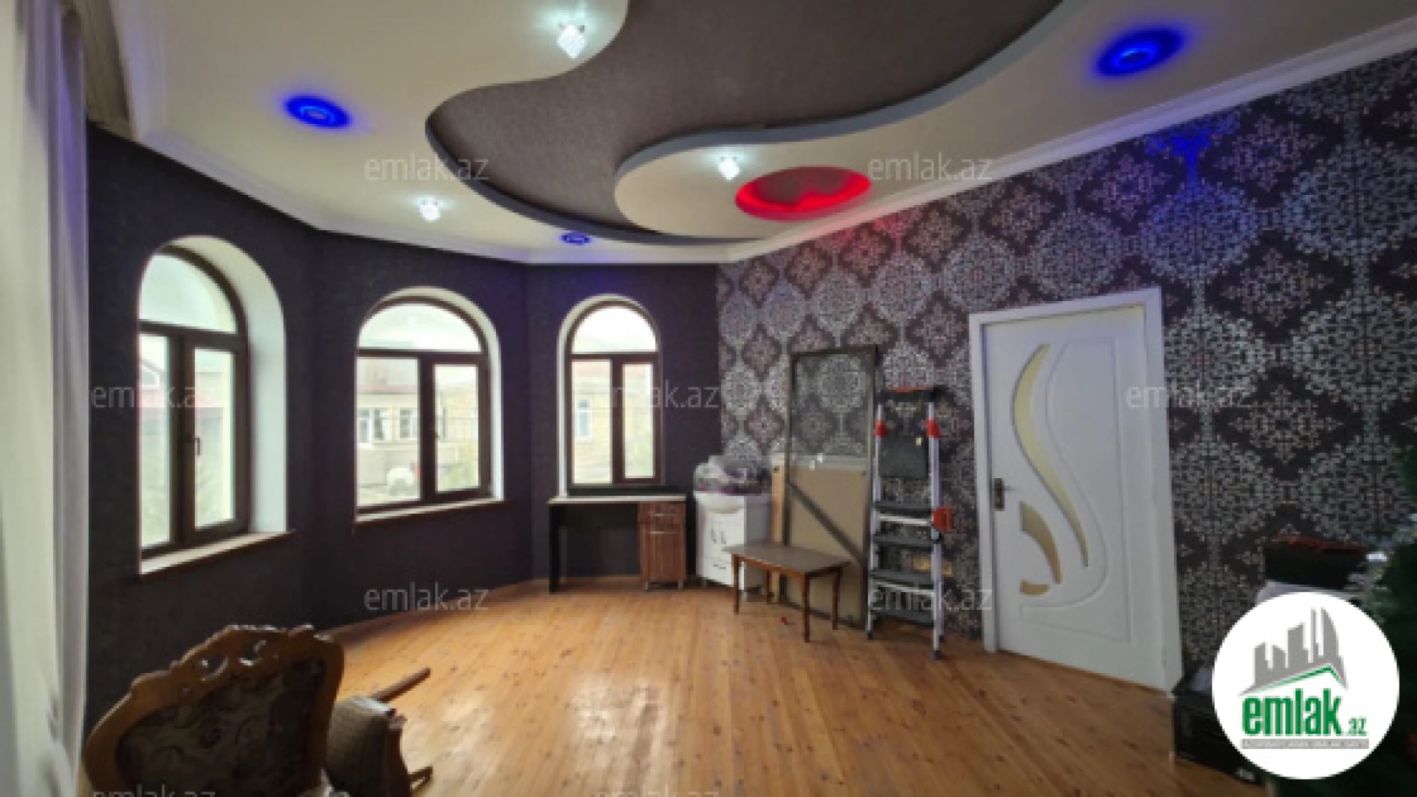 Satılır 6 otaqlı həyət evi 480 m²