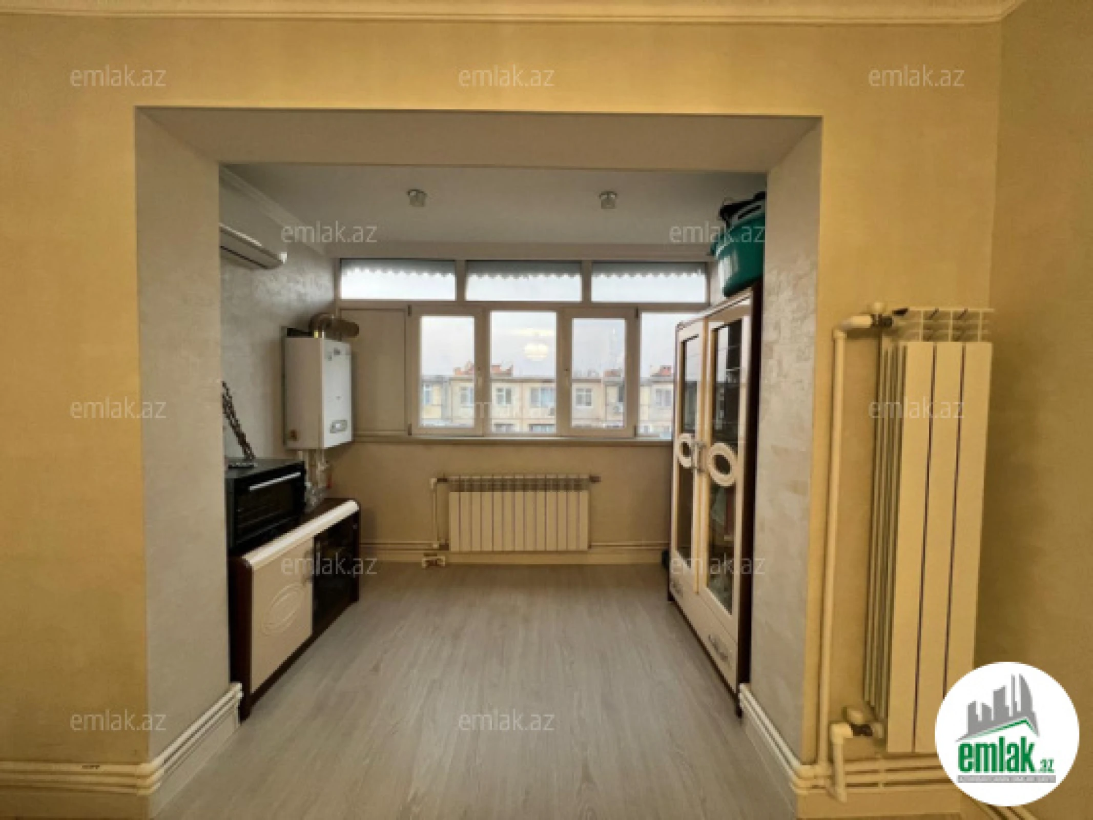 Satılır 3 otaqlı köhnə tikili 70 m²