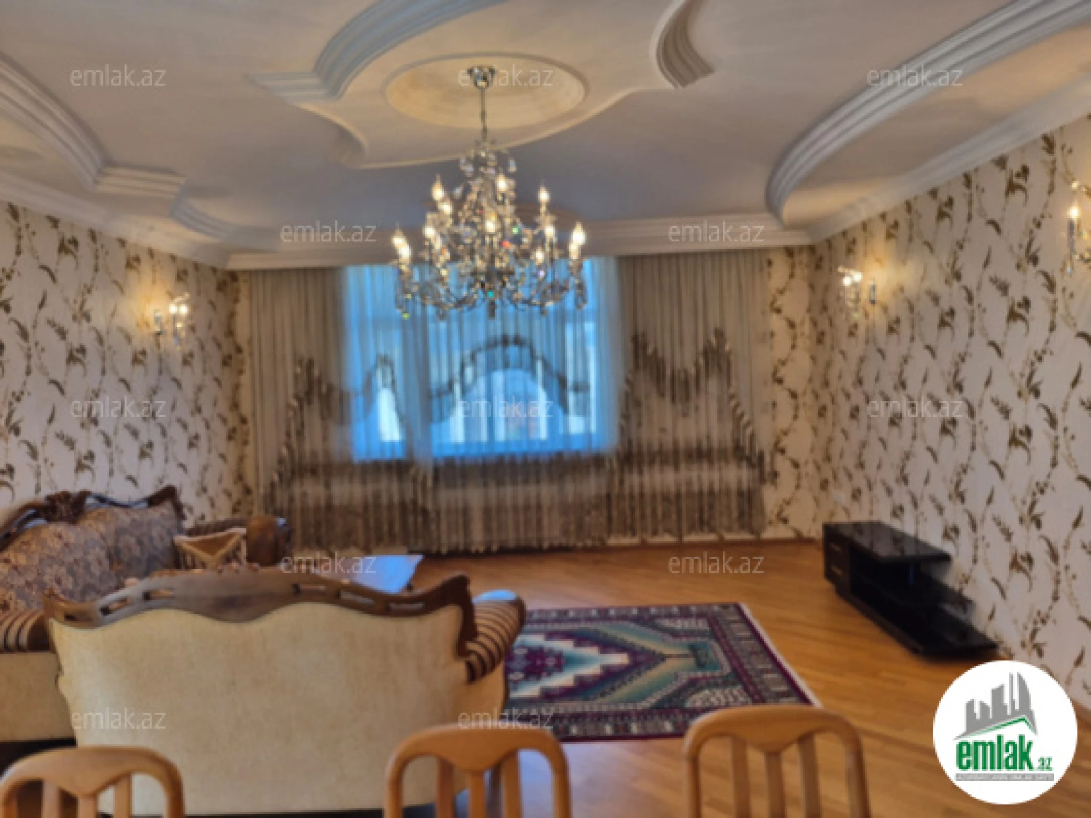 Satılır 4 otaqlı yeni tikili 180000 m²