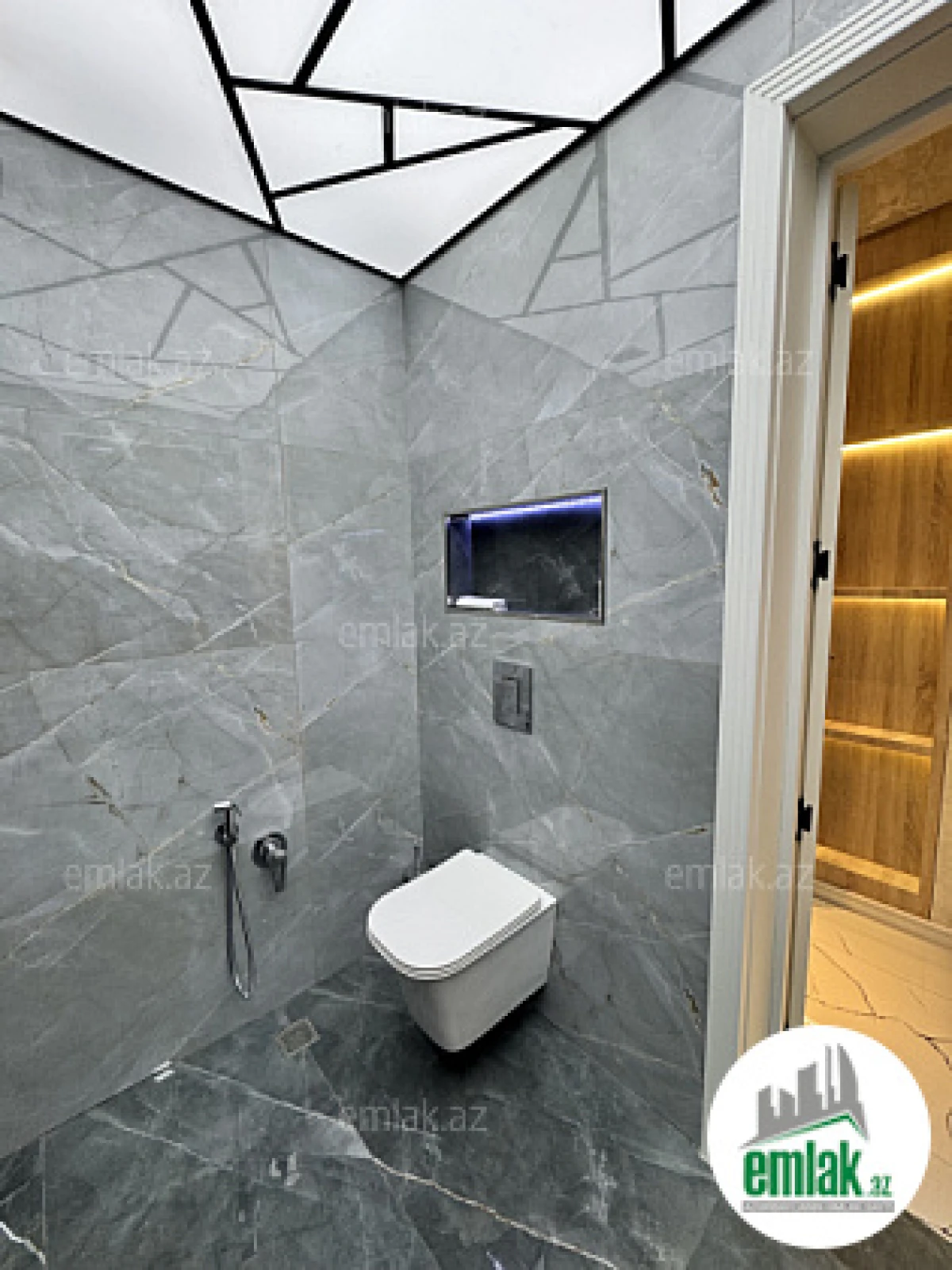 Satılır 3 otaqlı yeni tikili 126 m²