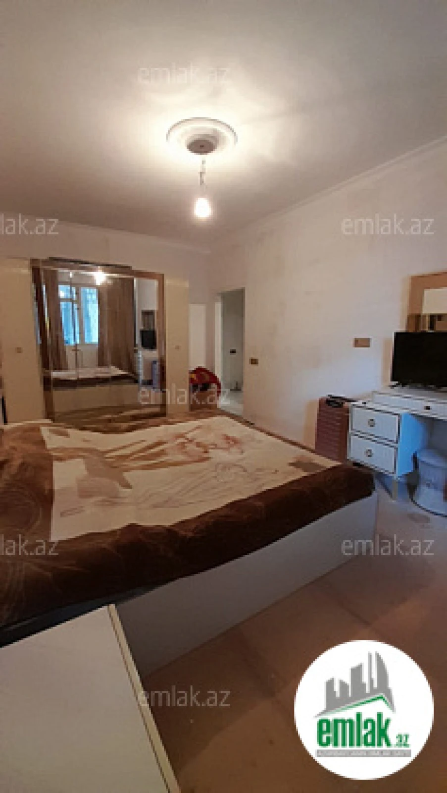 Satılır 4 otaqlı köhnə tikili 90 m²