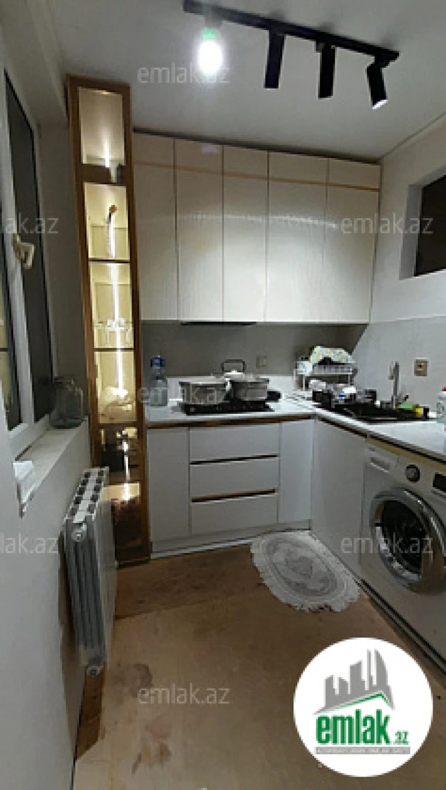 Satılır 4 otaqlı köhnə tikili 90 m²