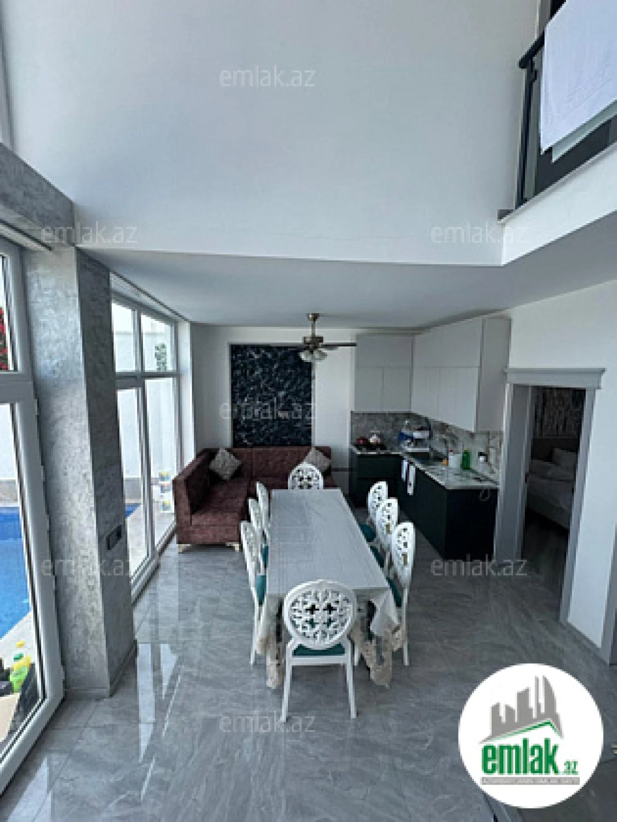 Satılır 5 otaqlı mənzil 90 m²
