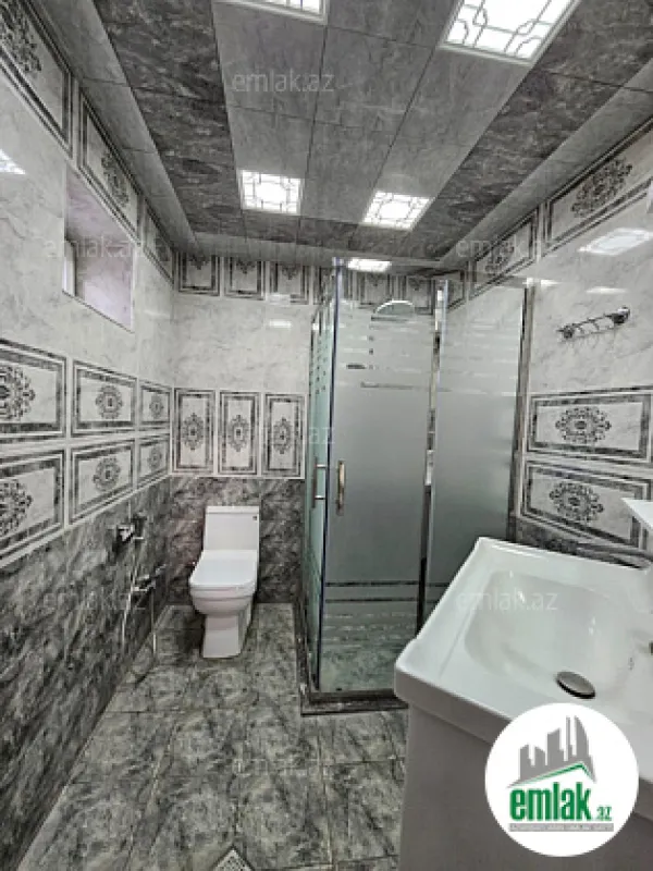Satılır 4 otaqlı mənzil 220 m²