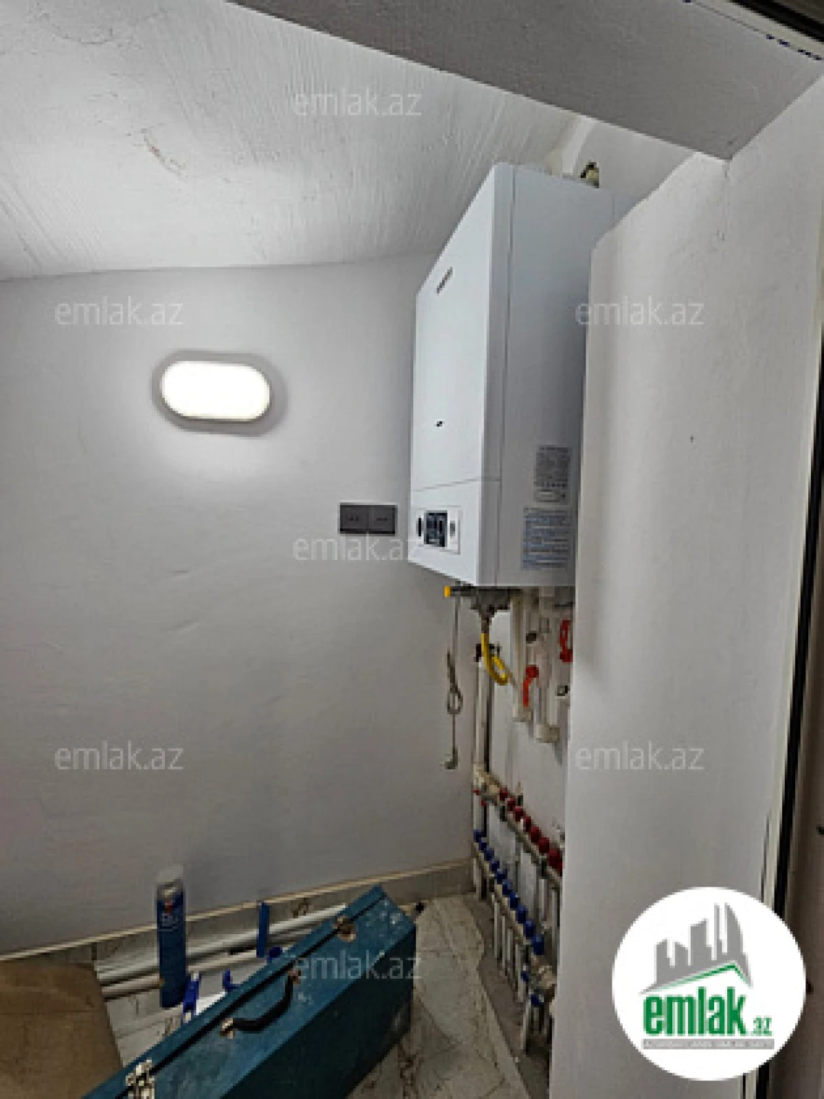 Satılır 4 otaqlı mənzil 220 m²