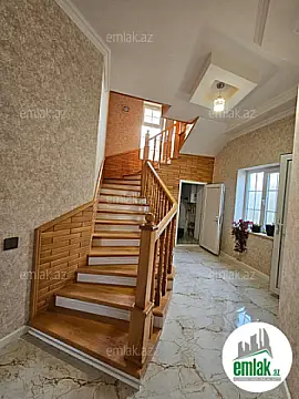 Satılır 4 otaqlı mənzil 220 m²