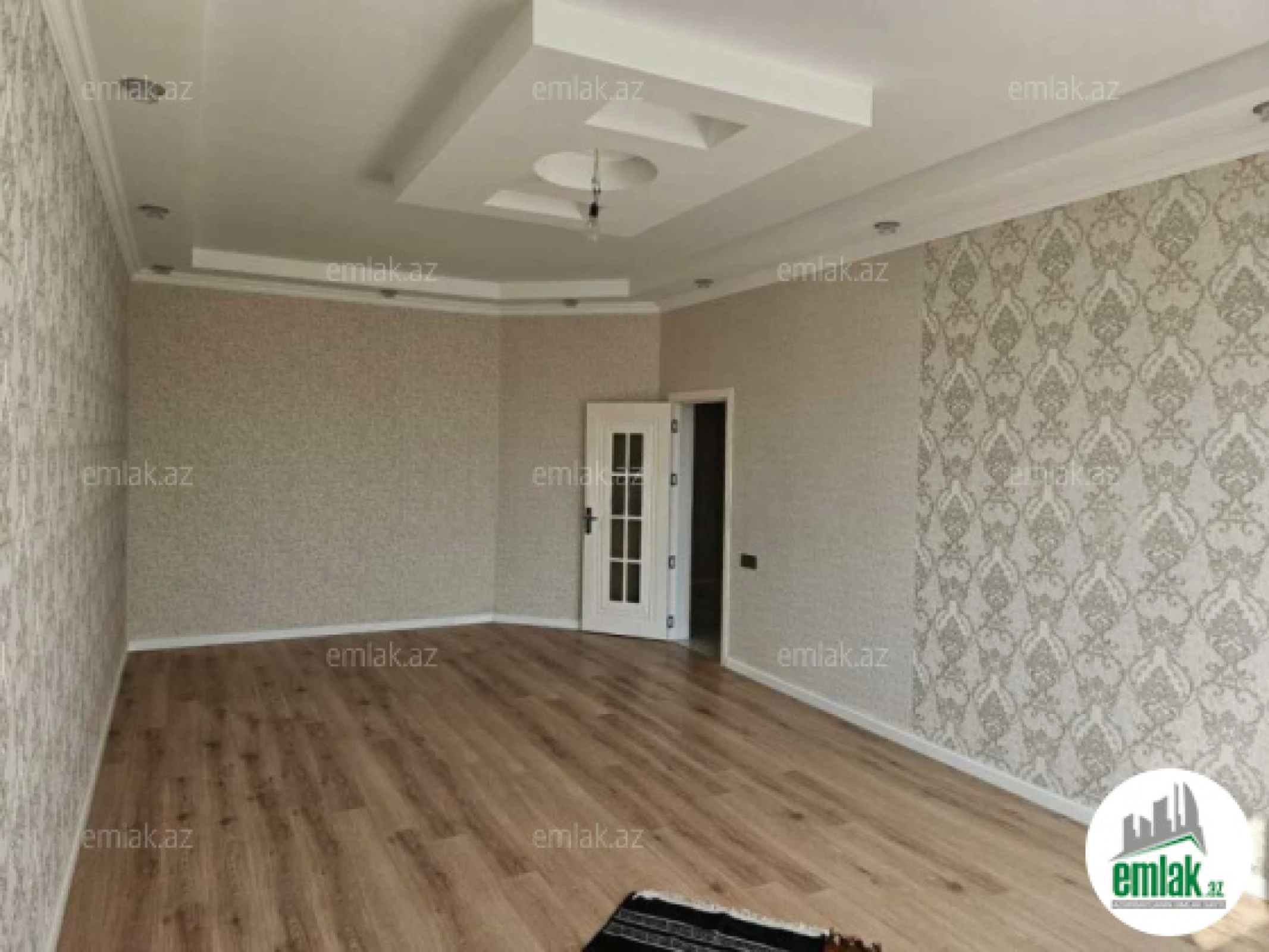 Satılır 4 otaqlı mənzil 220 m²