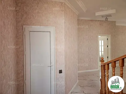 Satılır 4 otaqlı mənzil 220 m²