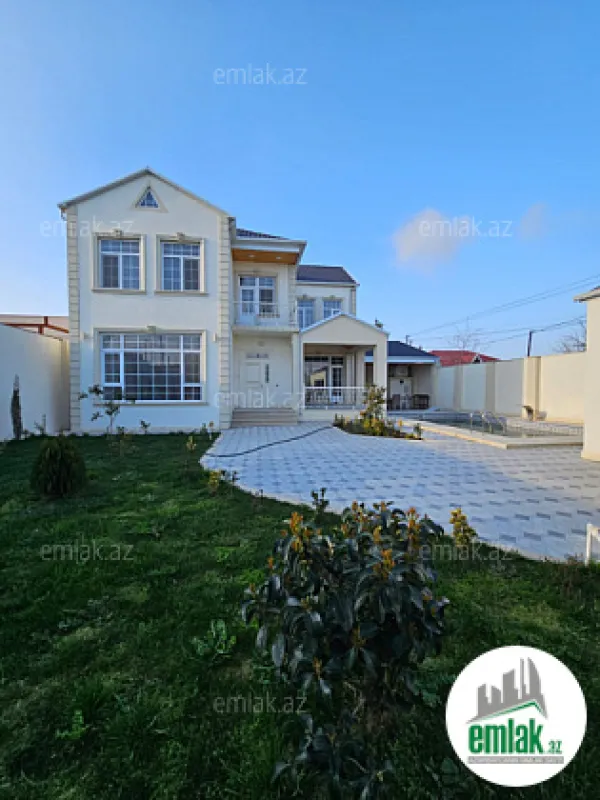 Satılır 4 otaqlı mənzil 220 m²