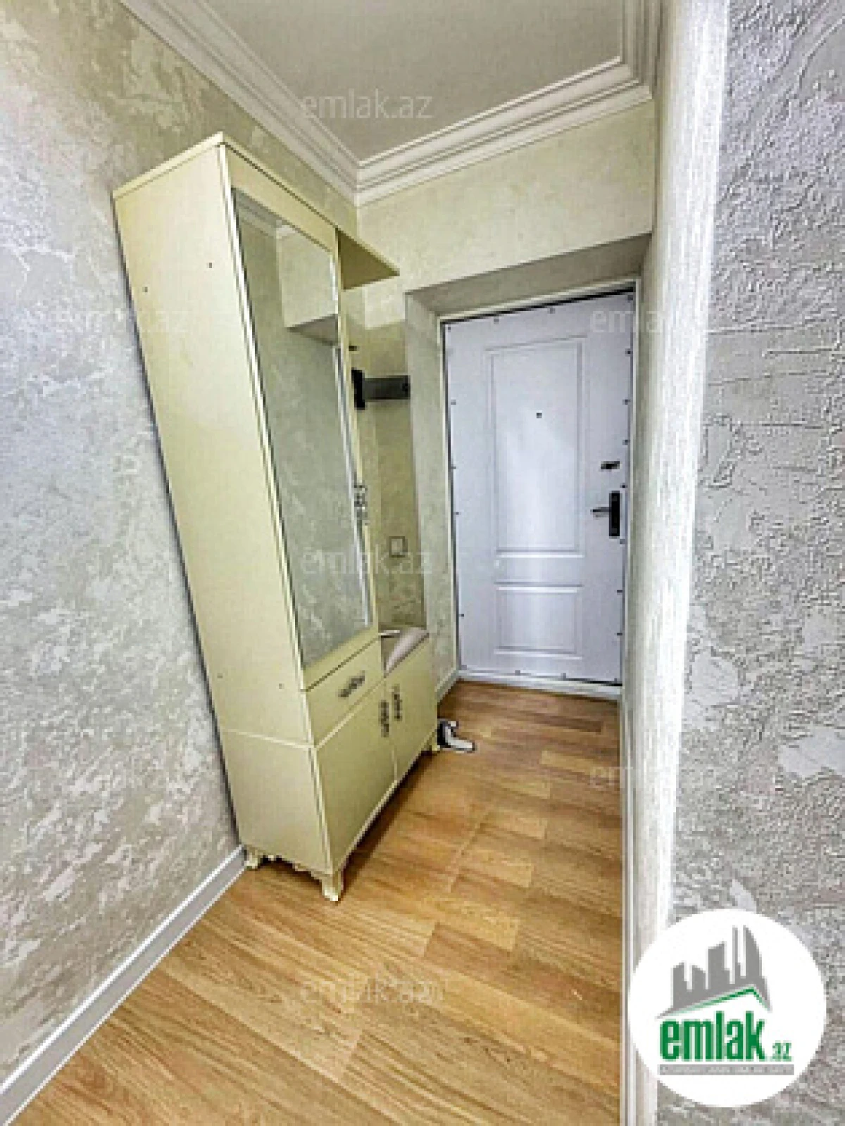 Satılır 2 otaqlı köhnə tikili 40 m²