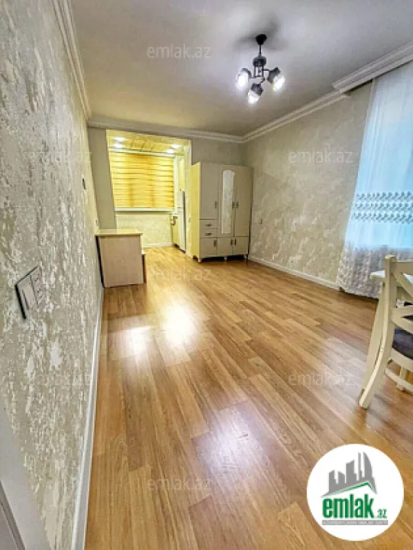 Satılır 2 otaqlı köhnə tikili 40 m²