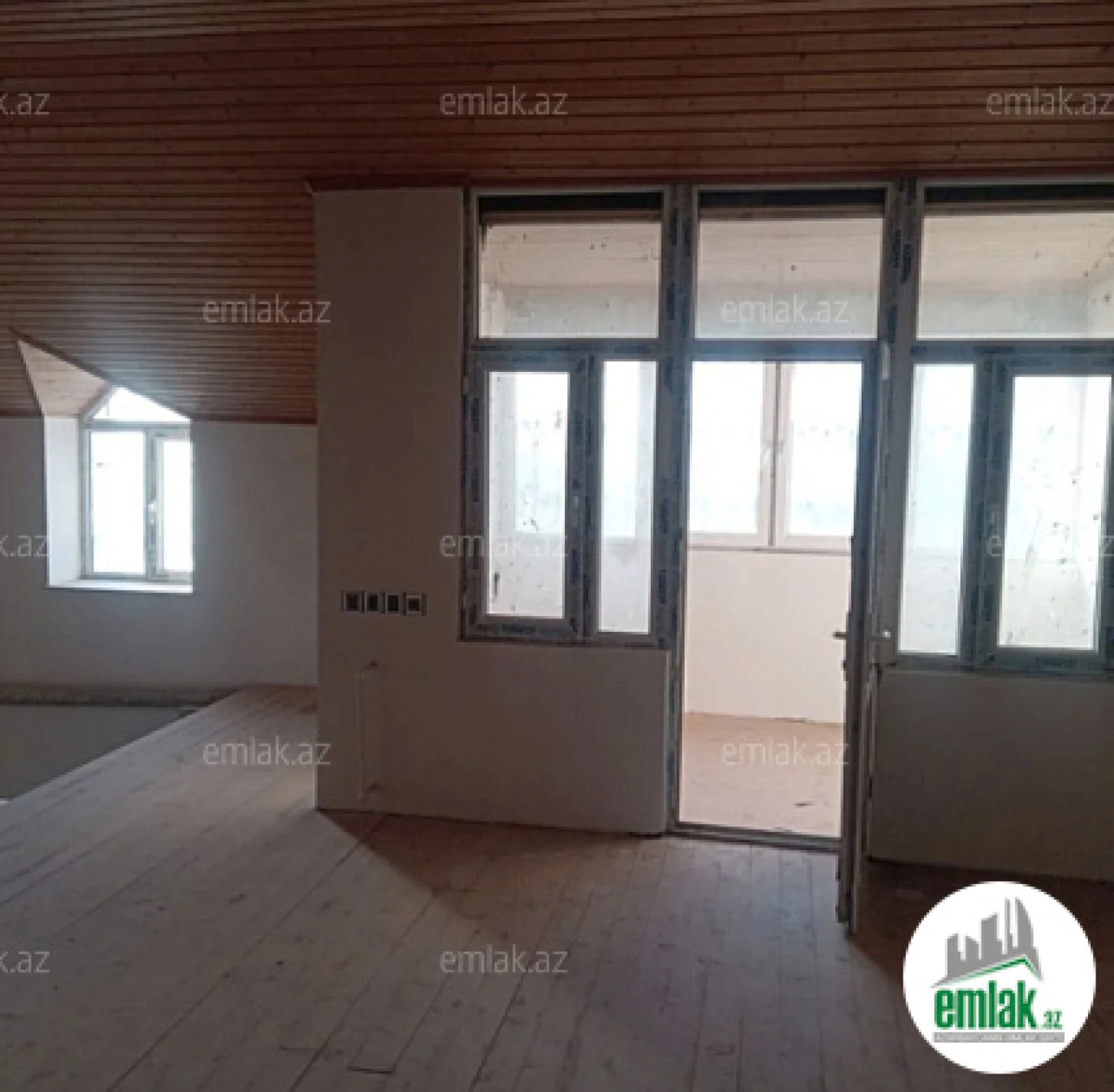 Satılır 6 otaqlı mənzil 6 m²
