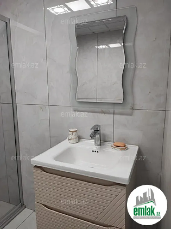 Satılır 2 otaqlı köhnə tikili 45 m²