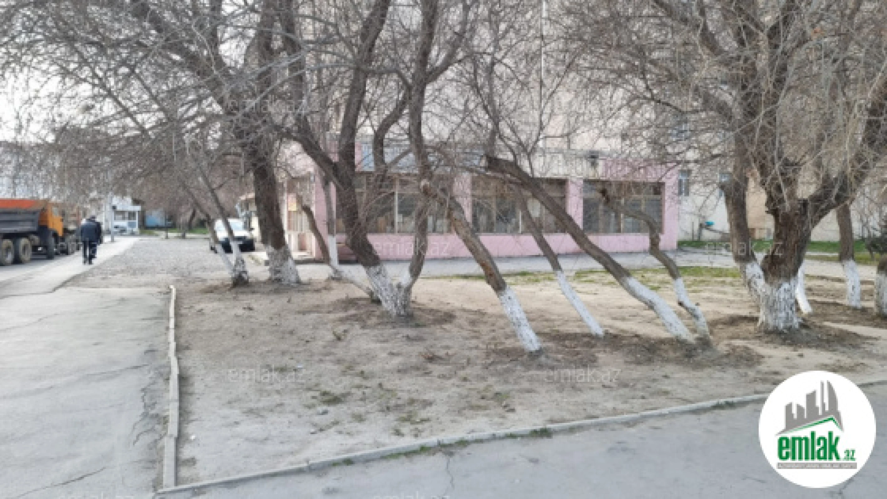 Satılır 1 otaqlı obyekt 200 m²