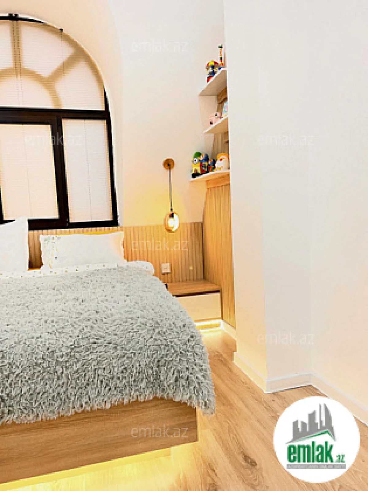Satılır 2 otaqlı yeni tikili 72.8 m²