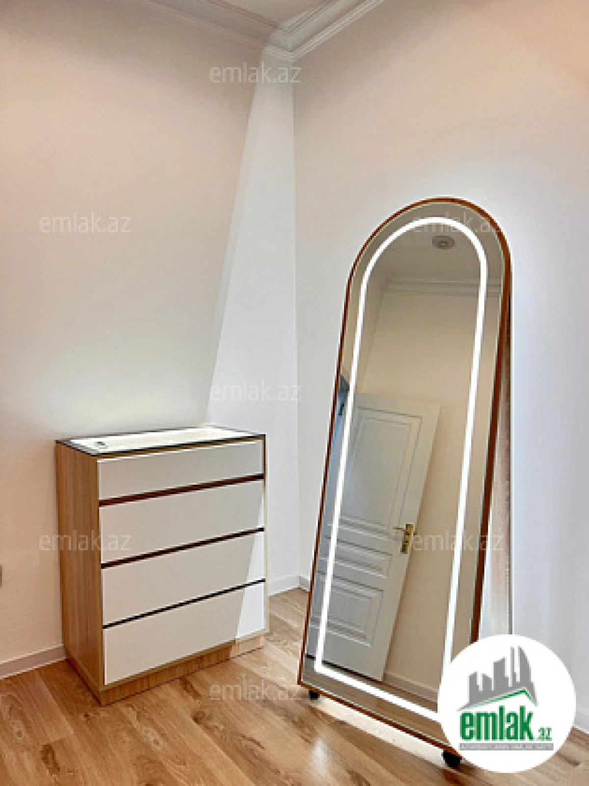 Satılır 2 otaqlı yeni tikili 72.8 m²