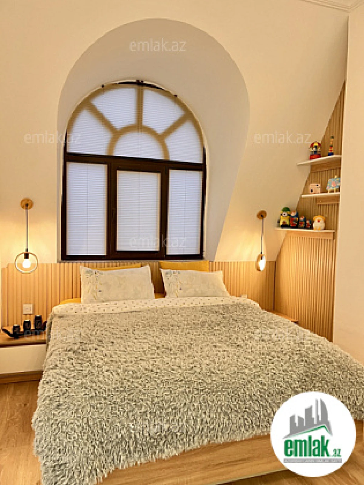 Satılır 2 otaqlı yeni tikili 72.8 m²