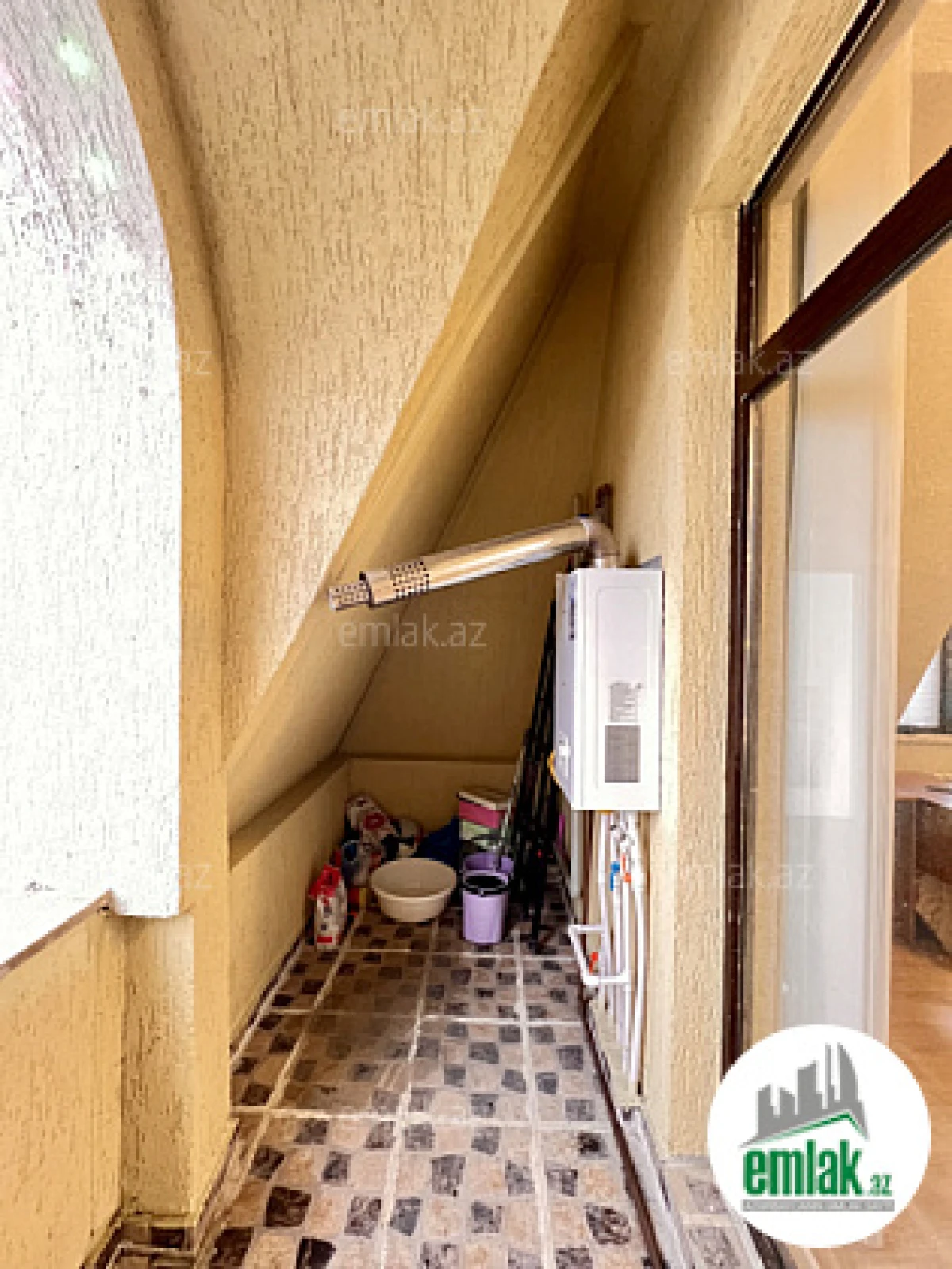 Satılır 2 otaqlı yeni tikili 72.8 m²