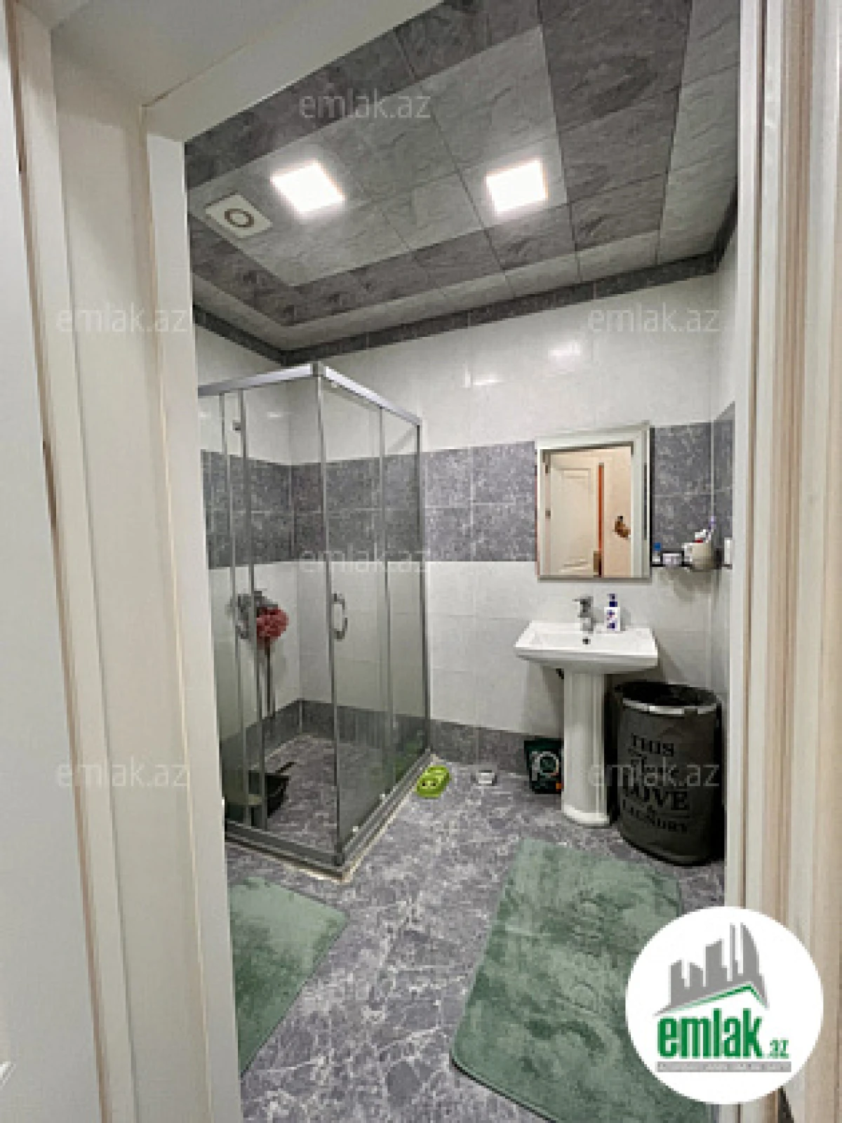 Satılır 2 otaqlı yeni tikili 72.8 m²