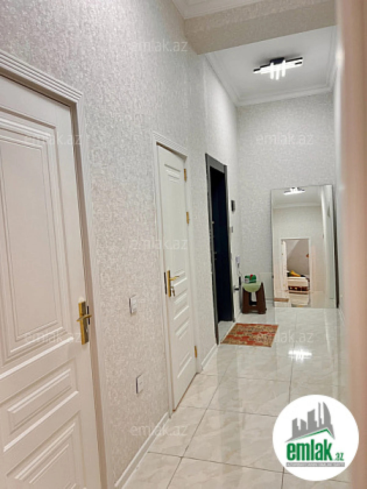 Satılır 2 otaqlı yeni tikili 72.8 m²