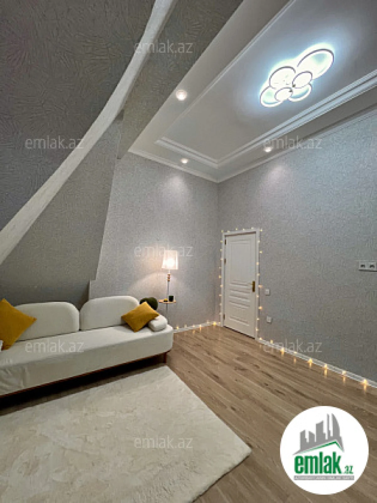 Satılır 2 otaqlı yeni tikili 72.8 m²
