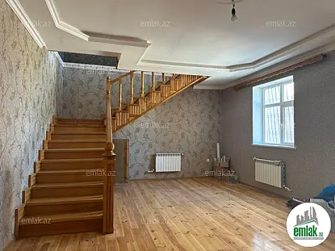 Satılır 6 otaqlı mənzil 180 m²