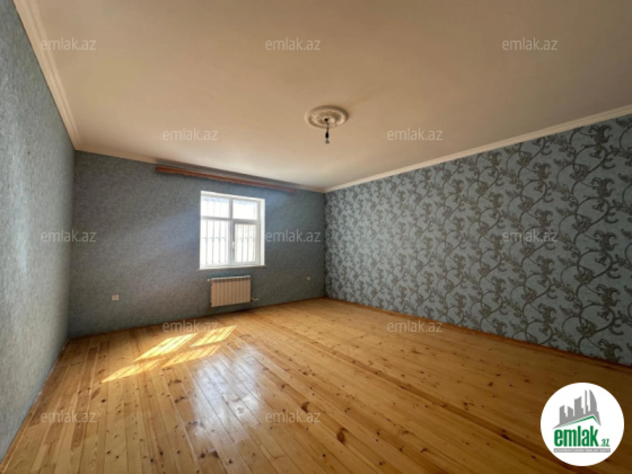 Satılır 6 otaqlı mənzil 180 m²