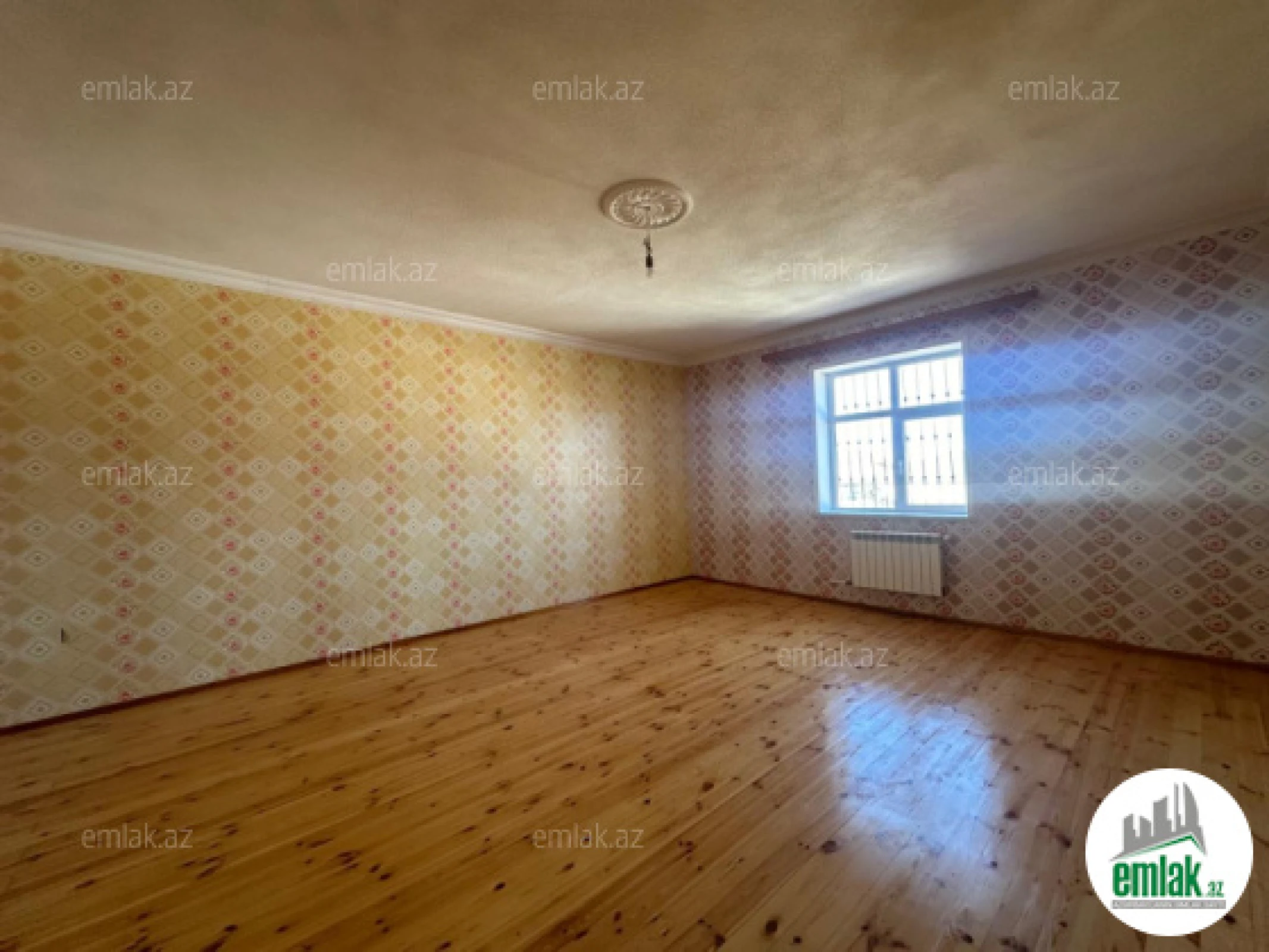 Satılır 6 otaqlı mənzil 180 m²