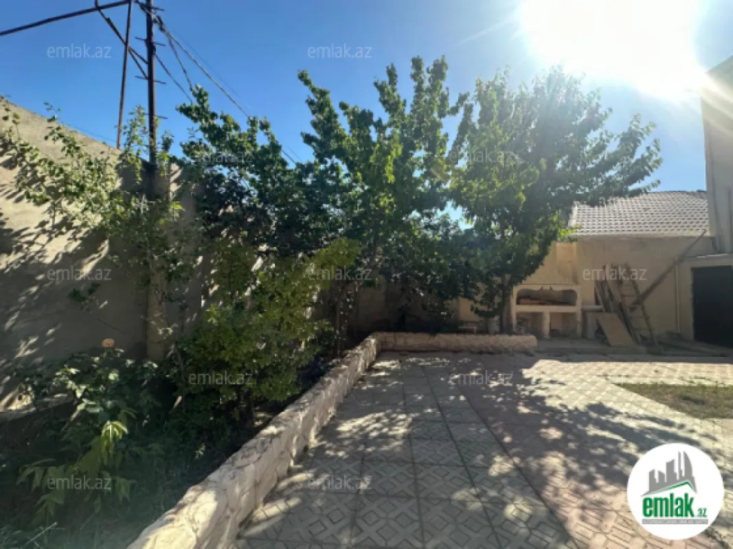Satılır 6 otaqlı mənzil 180 m²