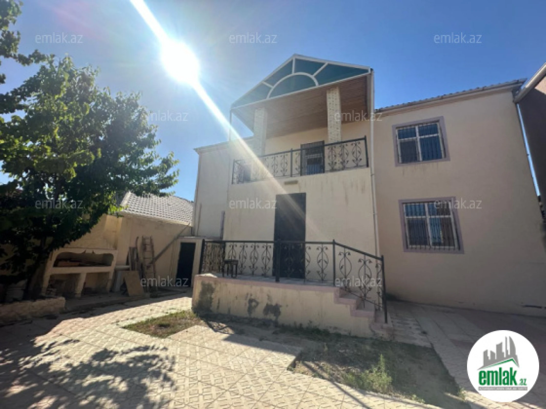 Satılır 6 otaqlı mənzil 180 m²