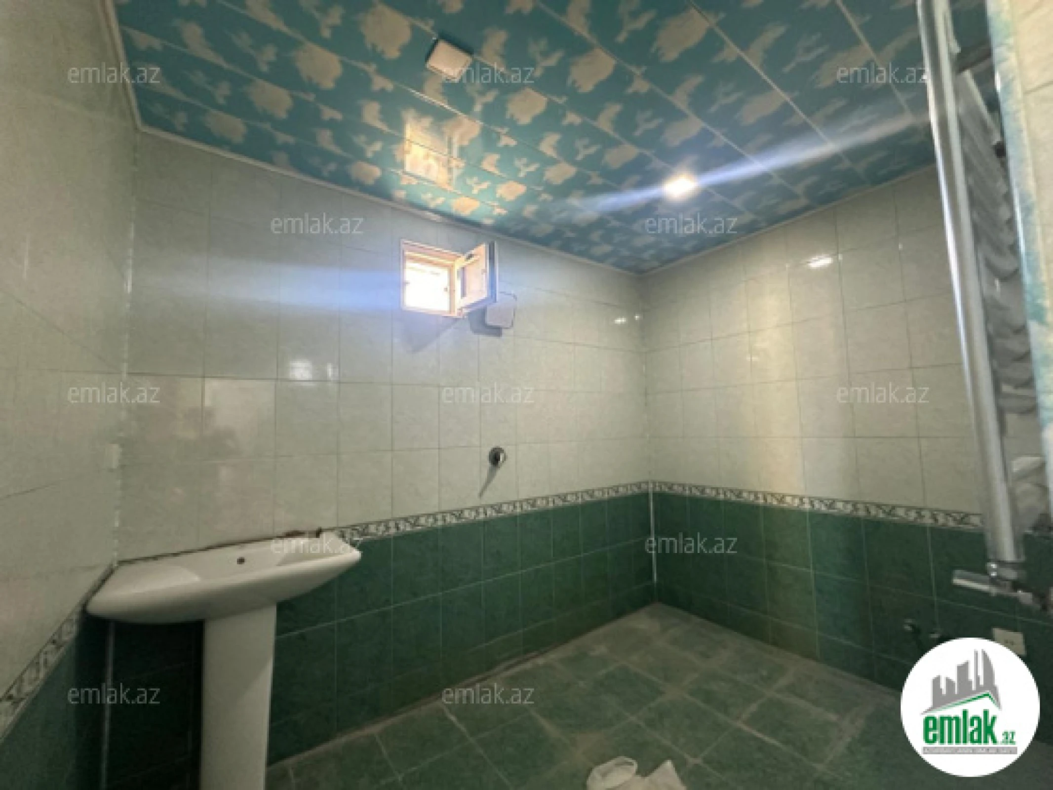 Satılır 6 otaqlı mənzil 180 m²