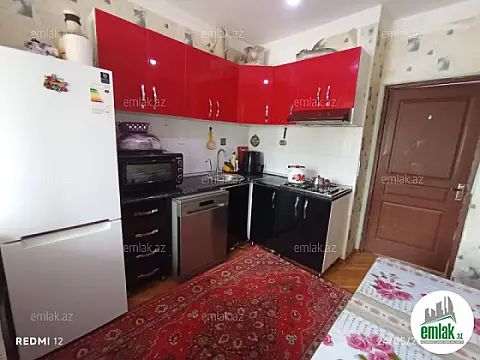 Satılır 4 otaqlı köhnə tikili 99 m²