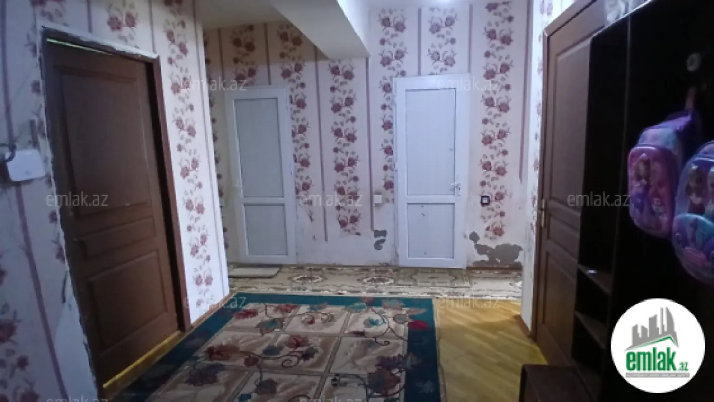 Satılır 4 otaqlı köhnə tikili 99 m²