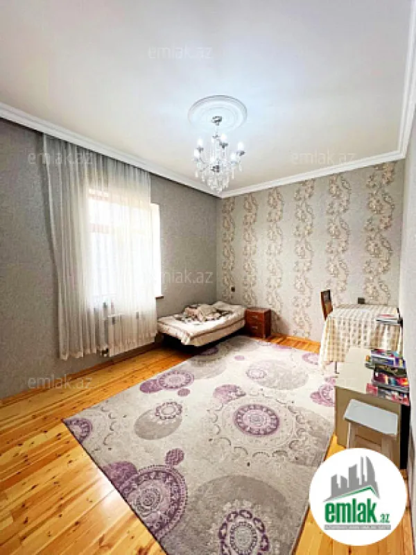 Satılır 6 otaqlı həyət evi 250 m²