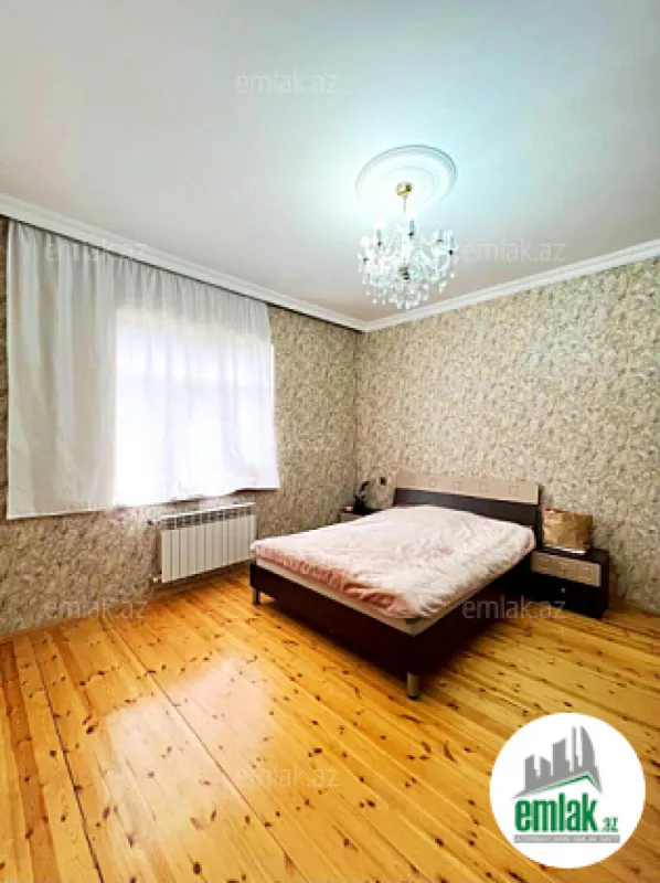 Satılır 6 otaqlı həyət evi 250 m²