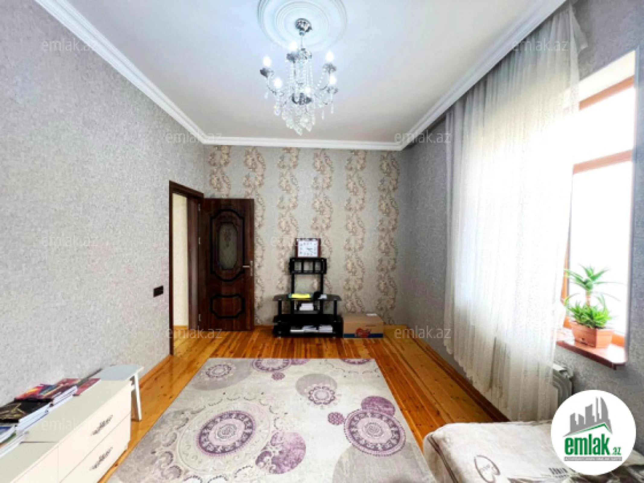 Satılır 6 otaqlı həyət evi 250 m²