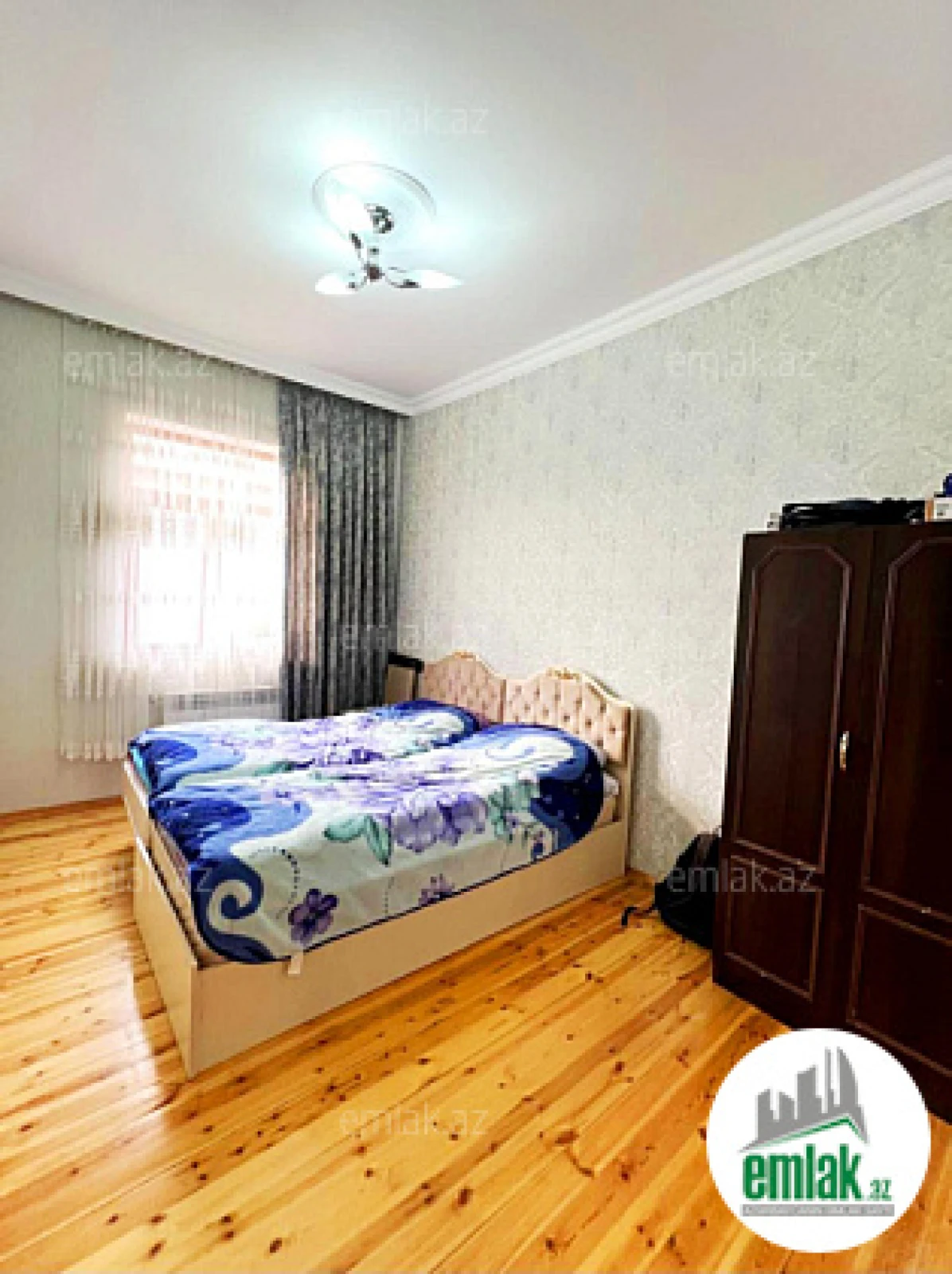 Satılır 6 otaqlı həyət evi 250 m²