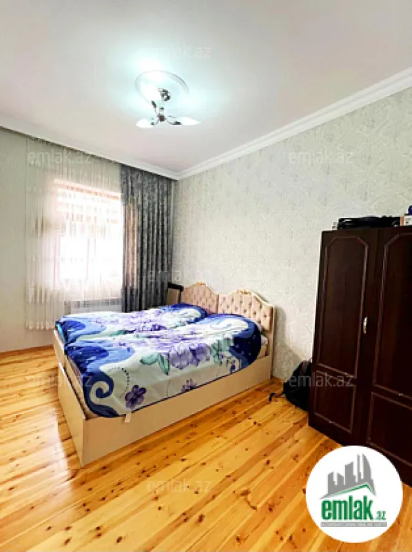 Satılır 6 otaqlı həyət evi 250 m²