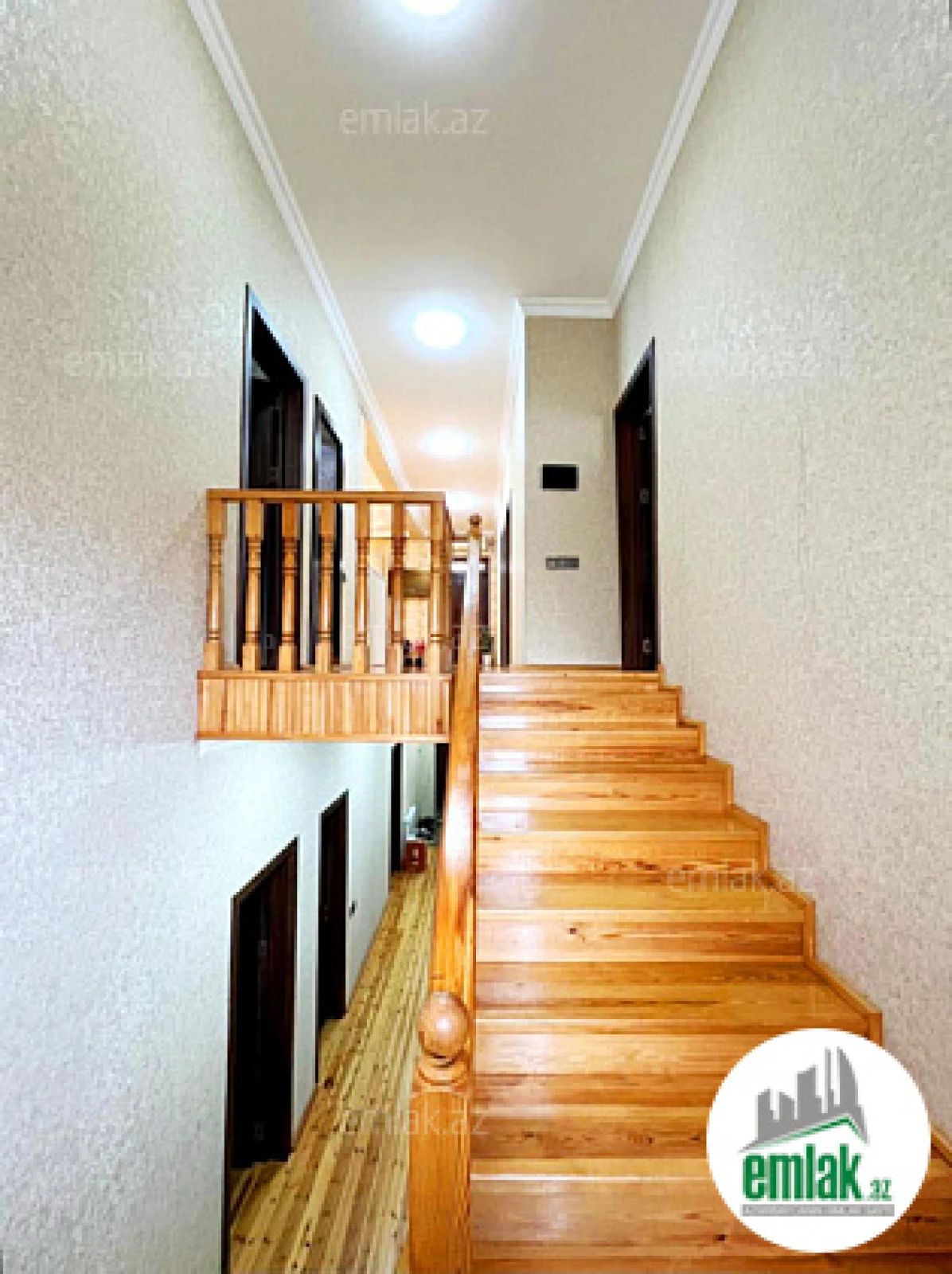 Satılır 6 otaqlı həyət evi 250 m²