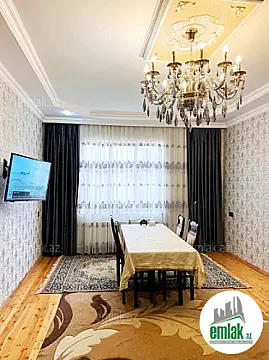 Satılır 6 otaqlı həyət evi 250 m²