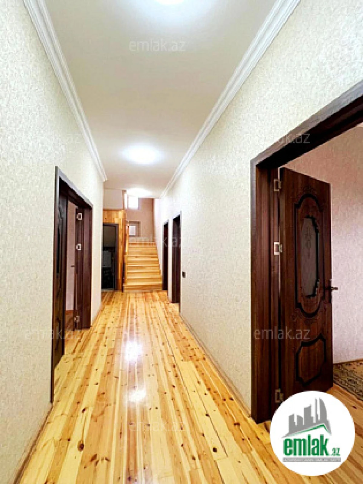 Satılır 6 otaqlı həyət evi 250 m²