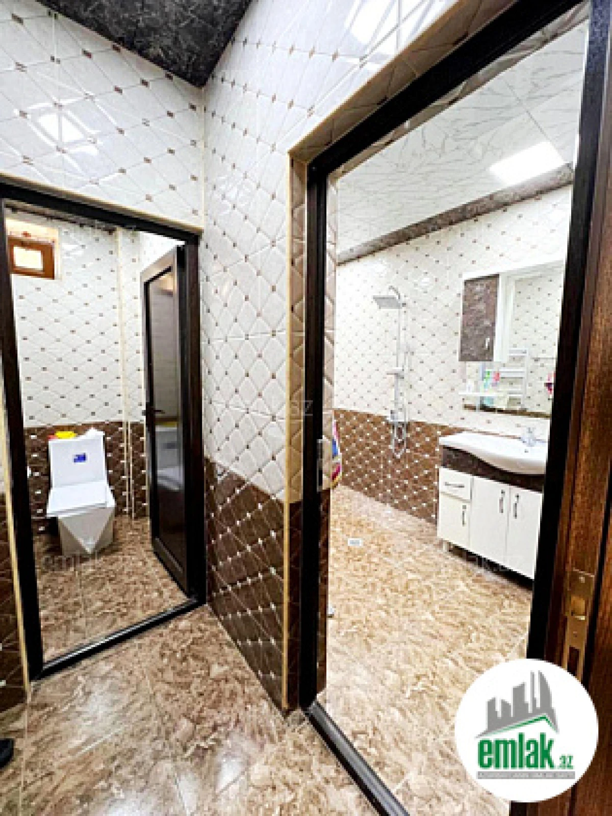Satılır 6 otaqlı həyət evi 250 m²
