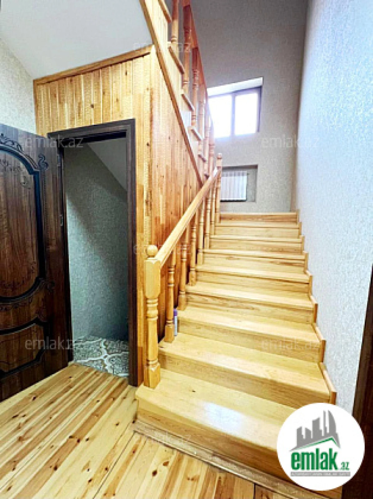 Satılır 6 otaqlı həyət evi 250 m²