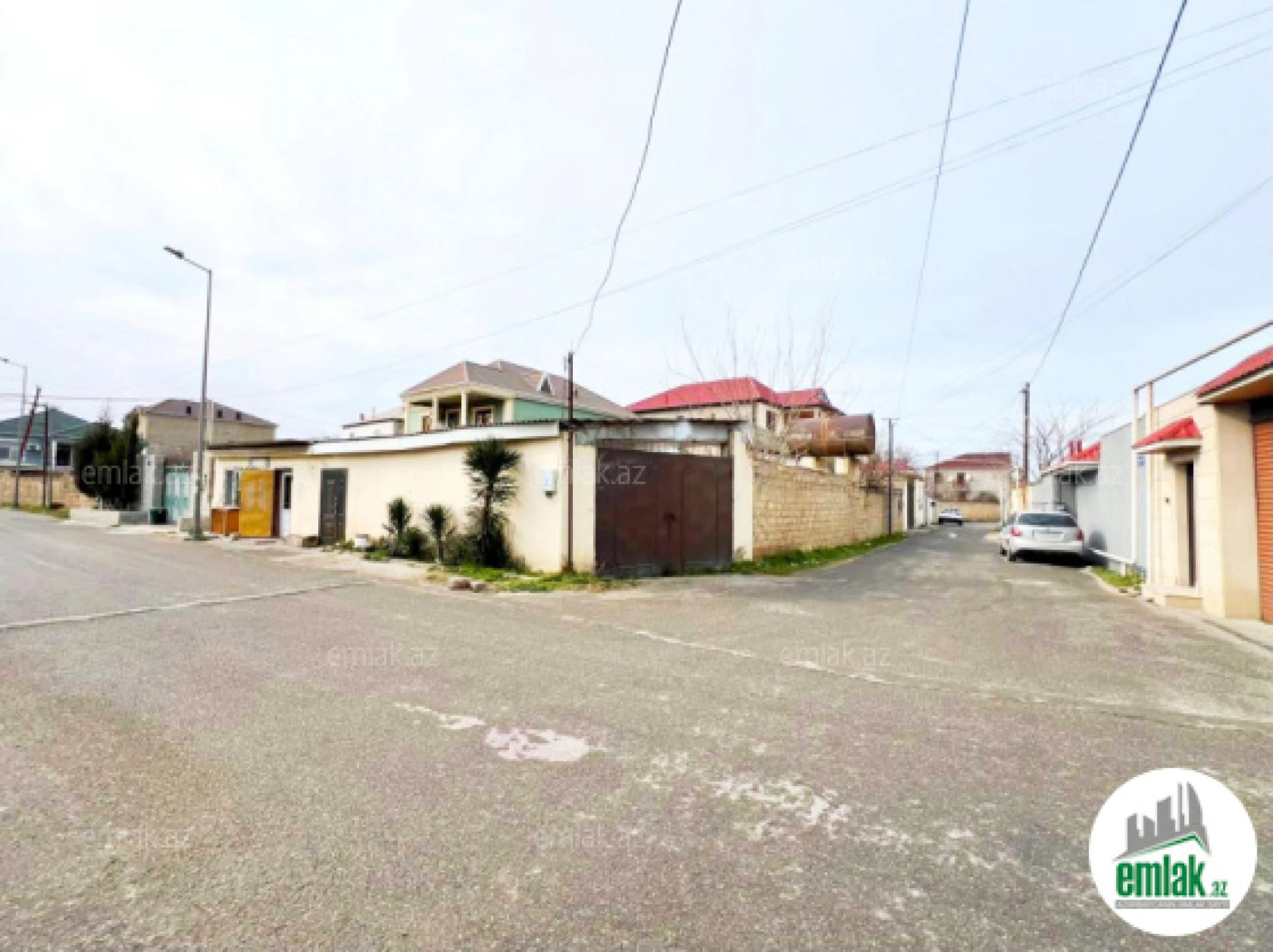 Satılır 6 otaqlı həyət evi 250 m²