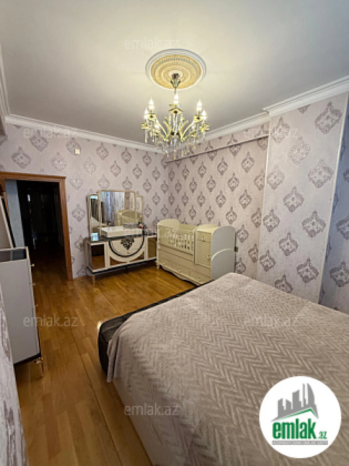 Satılır 2 otaqlı yeni tikili 100 m²