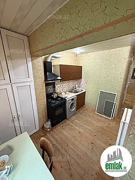 Satılır 4 otaqlı köhnə tikili 100 m²