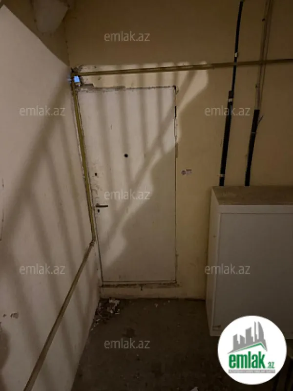 Satılır 4 otaqlı köhnə tikili 100 m²