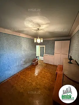 Satılır 4 otaqlı köhnə tikili 100 m²